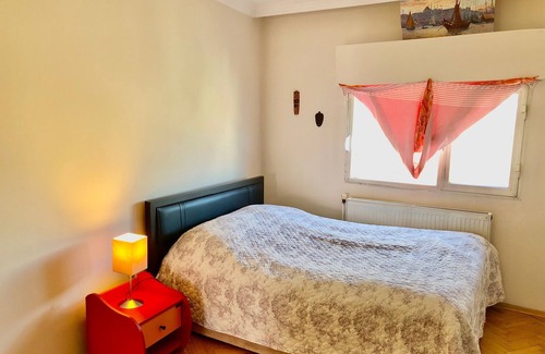 Karsiyaka Apartment | Beautiful Apartment with View in the City Center