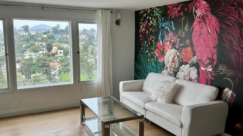 Adams Hill Apartment | Beautiful apartment with stunning view