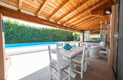 Imperia Apartment | BEAUTIFUL APARTMENT X 5 WITH HOT-HUB POOL ABOUT 2 KM FROM THE SEA