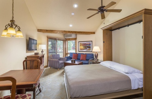 Hanover Resort | Beautiful Apple River Canyon State Park!