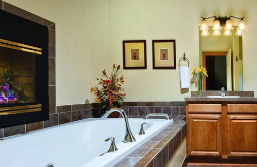 Hanover Resort | Beautiful Apple River Canyon State Park!
