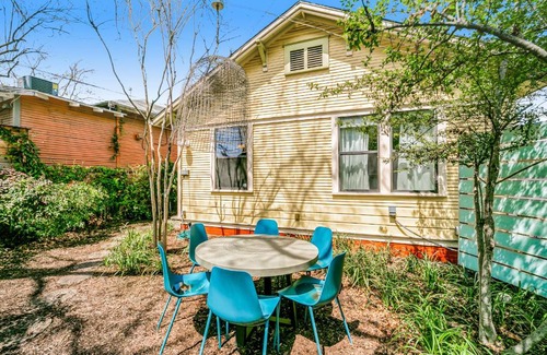 Oak Cliff House | Beautiful Art Bungalow