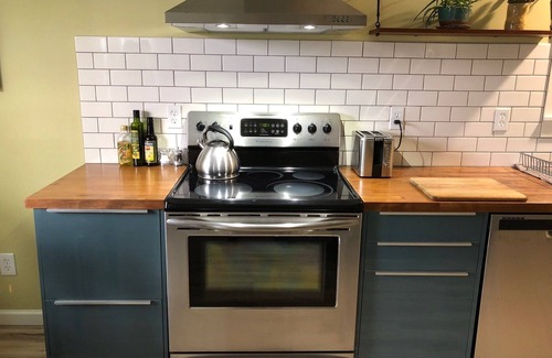 Ardenwald House | Beautiful Art Filled Home 15 minutes to Downtown