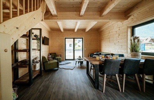 Jenig House | Beautiful Wooden Chalet in Rattendorf With Garden