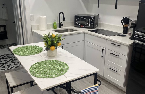 Taylorsville Apartment | Beautiful Backhouse located near by freeway, stores and SLCC