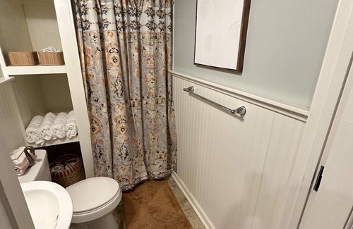 East Memphis House | Beautiful Backhouse Studio With Kitchen