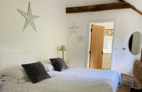 Barwick Cottage | Beautiful barn conversion with wood-burning stove