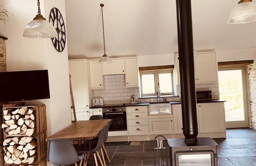 Morwellham House | Beautiful Barn on farm in Tamar Valley, Devon. EV charging included
