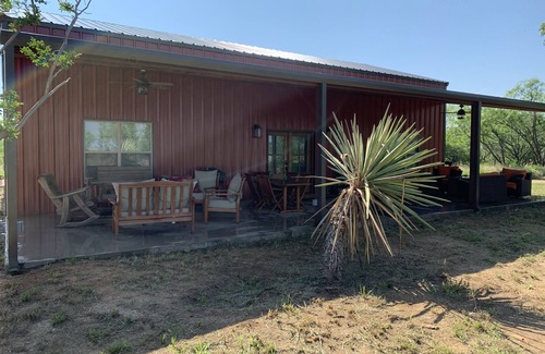 Santa Anna House | Beautiful Barndominium for any occasion!