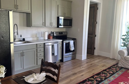 Blakely Apartment | Beautiful Barron Suite in Barron-Hobbs Historic Home
