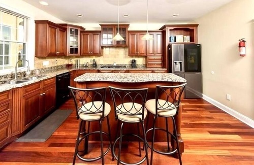 Ventnor City House | Beautiful Bay Home By Everything