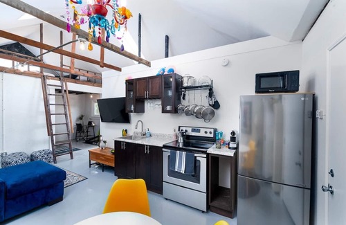 Bay Park Cottage | Beautiful Bay Park Cottage near everything