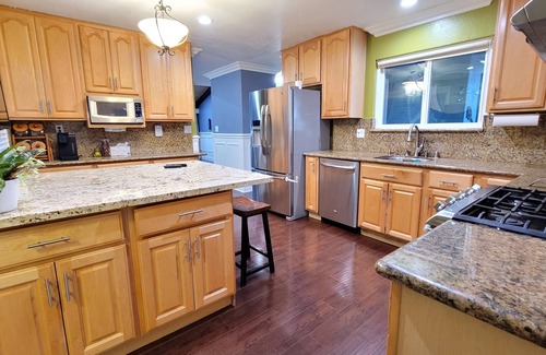 Newark House | Beautiful Bayarea Bungalow centrally located!