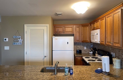 Fort Walton Beach Condo | Beautiful beachfront condo with shared pool and beach access