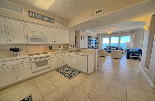 Thomas Drive Condo | BEAUTIFUL BEACH FRONT CONDO! 2 BDR/2 BA; FREE BEACH SERVICE, WI-FI!
