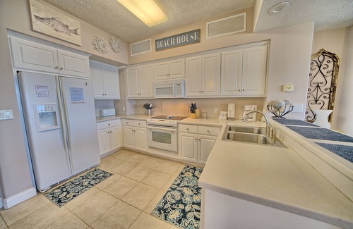 Thomas Drive Condo | BEAUTIFUL BEACH FRONT CONDO! 2 BDR/2 BA; FREE BEACH SERVICE, WI-FI!