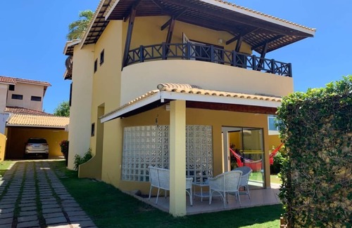 Ipitanga House | Beautiful beach house with pool and wet bar, a 250m sea barbecue