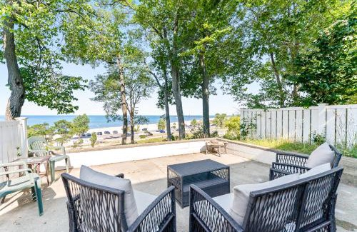 Grand Haven House | Beautiful Beach Cottage across from Park