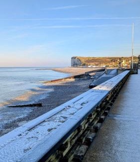 Veulettes-sur-Mer Apartment | Beautiful beachfront apartment, 180d sea and cliff view