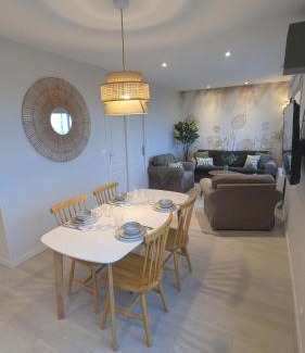 Veulettes-sur-Mer Apartment | Beautiful beachfront apartment, 180d sea and cliff view