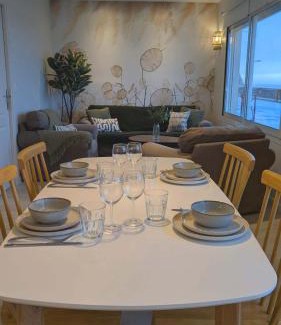Veulettes-sur-Mer Apartment | Beautiful beachfront apartment, 180d sea and cliff view
