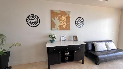 Villa del Mar Apartment | Beautiful Beach Front Condo near Downtown