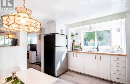 Wasaga Beach House | Beautiful Beach House Just a 3-minute Walk to a Sandy Beach