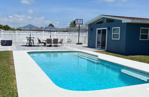 South Patrick Shores House | Beautiful beach house with spacious living.