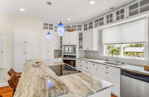 Beachwalk House | Beautiful Beachfront House With Amazing Views!