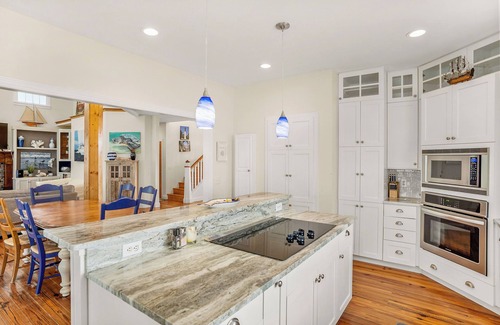 Beachwalk House | Beautiful Beachfront House With Amazing Views!