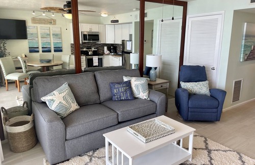 Marco Island Condo | Beautiful beachfront, along with breathtaking sunset views