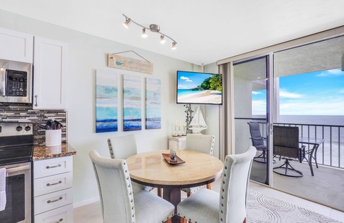 Marco Island Condo | Beautiful beachfront, along with breathtaking sunset views