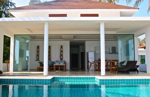 Thong Krut Villa | Beautiful Beachfront 3 BRM, private pool