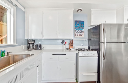 Carlsbad Village Condo | Beautiful beachfront condo with deck