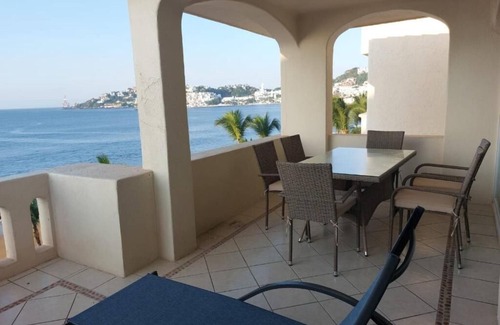 Manzanillo Apartment | BEAUTIFUL BEACHFRONT CONDO IN MANZANILLO