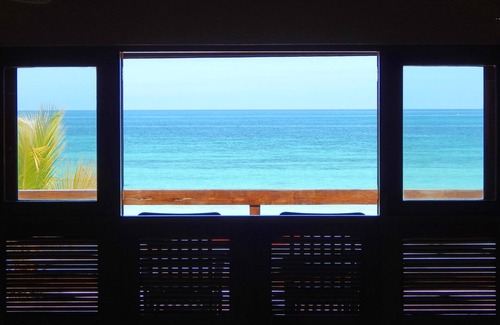 Negril Villa | Beautiful Beachfront Villa With Private Pool and Bar Fully Staffed