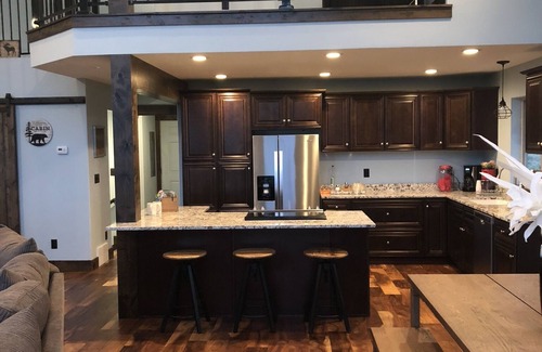 Sweetwater Cabin | Beautiful Bear Lake Cabin Retreat - sleeps 14!