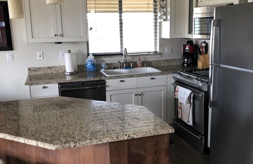St. Charles House | Beautiful Bear Lake House, with big grassy yard, 4 mins to North Beach.