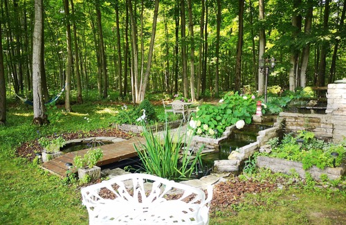Georgian Bluffs House | Beautiful bed and breakfast in the quaint country