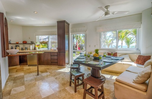 Akumal Villa | Beautiful Bella beachfront villa in Jade Bay with pool, amazing view and more