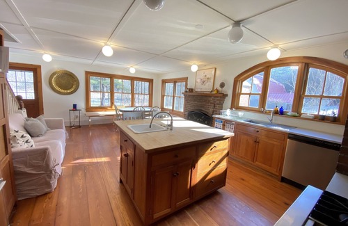 Alford House | Beautiful Berkshire Farm House on 160+ Acres