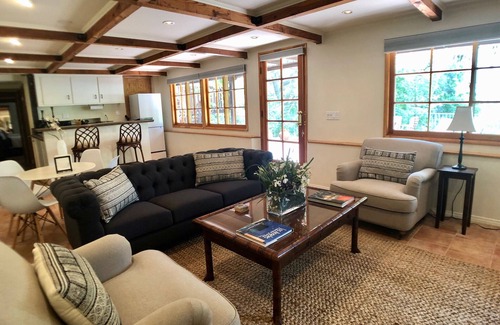 Beverly Hills House | Beautiful Beverly Canyon1 bedroom Retreat with private garden &spacious patio.