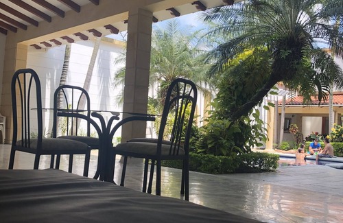 Ciudad Jardin House | Beautiful big house, near restaurants, unicentro, jardín plaza and more.