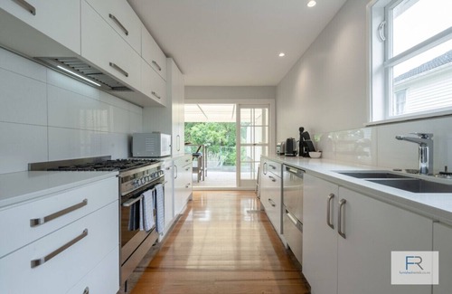 Birkenhead House | Beautiful Birkenhead Home (Furnished Rentals)
