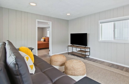 Bayview Boat Rental | Beautiful boat home on Lake Pend Oreille with lake/mountain views & full kitchen