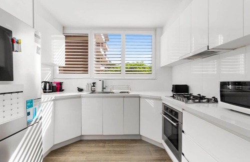 Maroubra South Apartment | Beautiful Boho 3-Bed by the Beach & the Bush
