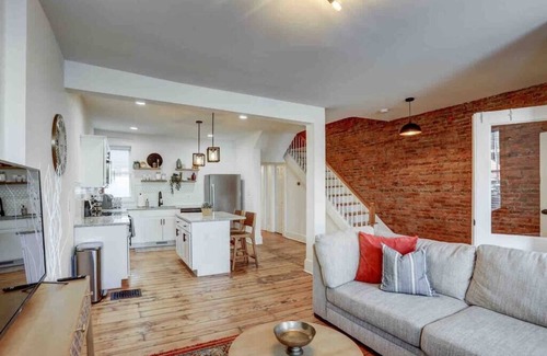 Historic Downtown Lancaster House | Beautiful Boho Villa on Vine in the heart of Lancaster