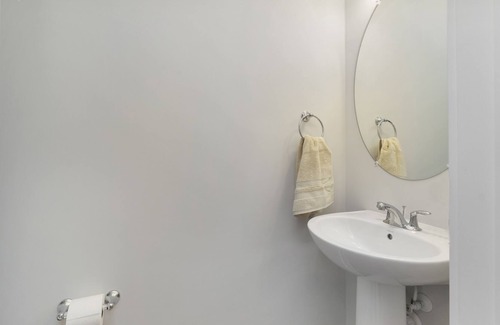 Richmond Condo | Beautiful Brand New 3-bedroom, 2.5-bathroom Luxury Condominium