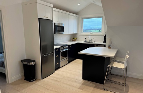 Kincardine Apartment | Beautiful, Brand-New Loft Apartment