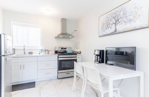 Mayflower Village House | Beautiful Brand New Studio Arcadia-B